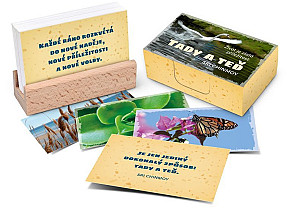 Tady a teď/Život je zlatá příležitost - karty s dřevěným stojánkem