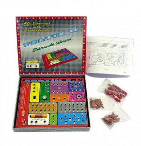 Voltík II. - společenská hra na baterie v krabici