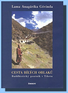 Cesta bílých oblaků