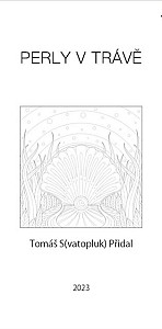 Perly v trávě