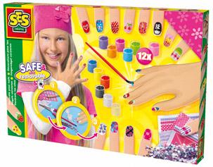 SES Ozdobte své nehty