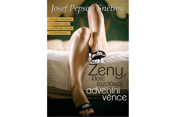 Ženy, které rozdávají adventní věnce