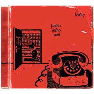 Jablko jejího peří