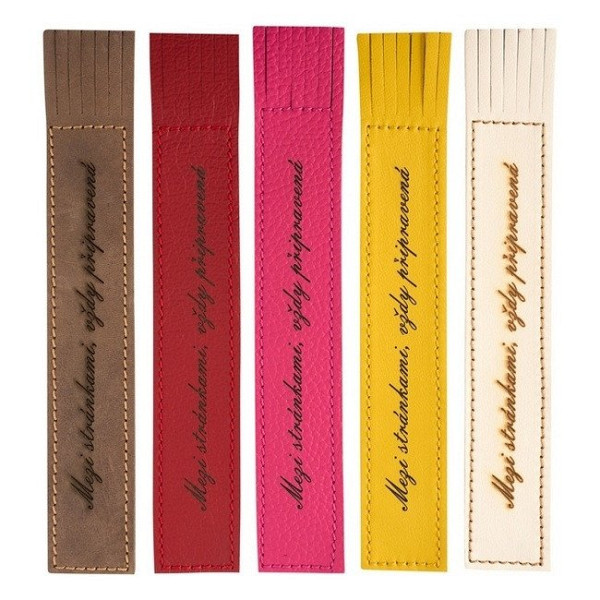 Kožená záložka se střapci Mezi stránkami vždy připravená