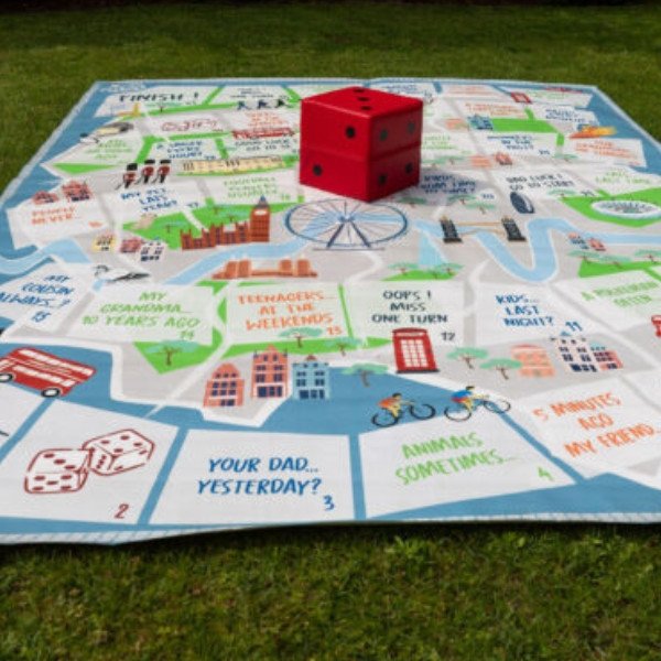 Present or Past in London (Outdoor Board Game)