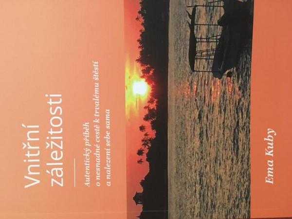 Vnitřní záležitosti: Autentický příběh o nesnadné cestě k trvalému štěstí a nalezení sama sebe