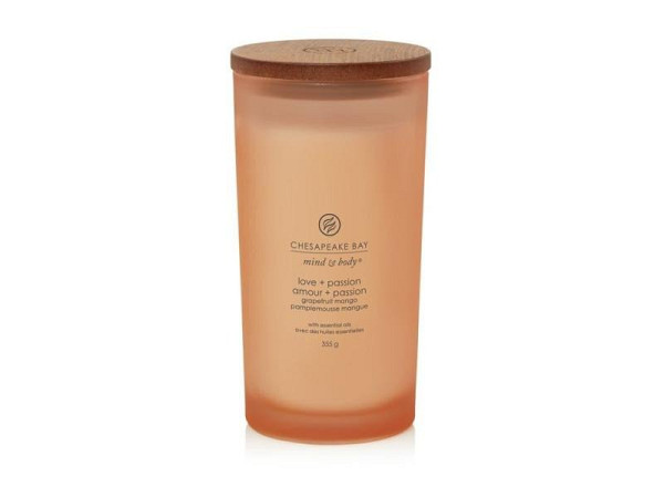 Vonná svíčka CHESAPEAKE BAY CANDLE Love & Passion 355g